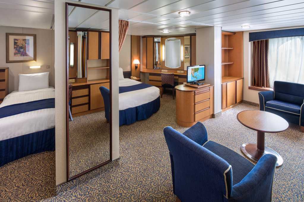 Kajuta s oknem Serenade of the Seas